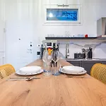 Guesthost - Bixio 29 3 And 5 Apartment *
