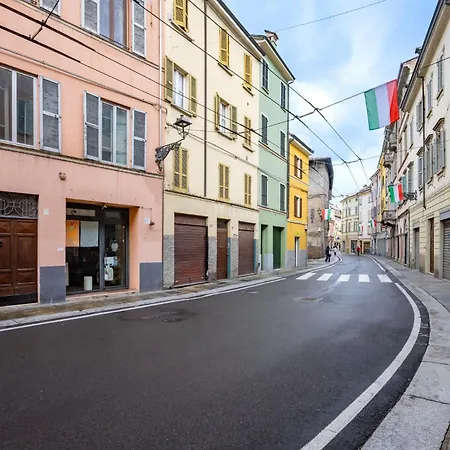 Guesthost - Bixio 29 3 And 5 * Parma