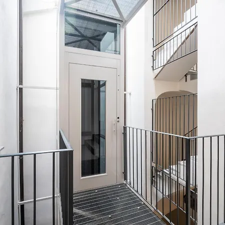 Guesthost - Bixio 29 3 And 5