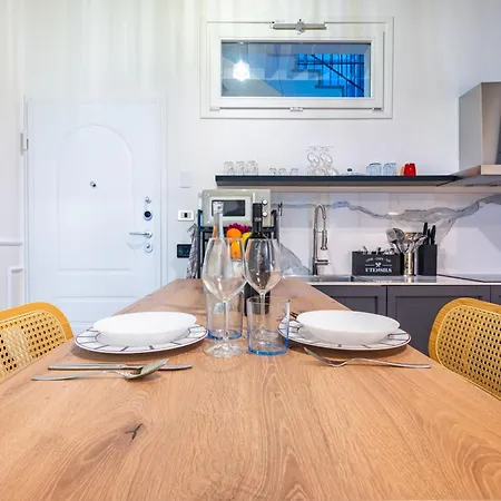 Guesthost - Bixio 29 3 And 5 Apartment *