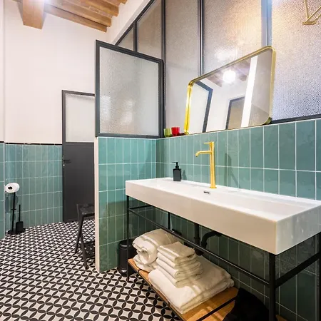 Guesthost - Bixio 29 3 And 5 Apartman Parma