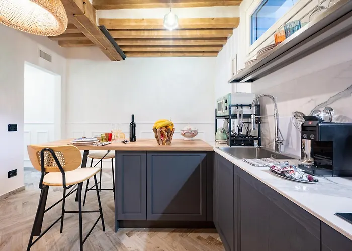 Apartment Guesthost - Bixio 29 3 And 5 Parma