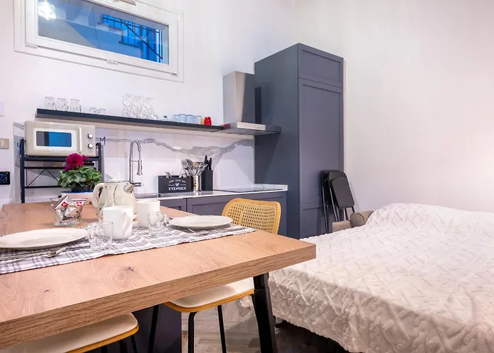 Guesthost - Bixio 29 3 And 5 Apartment