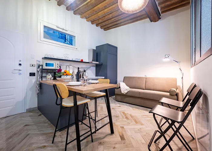 Guesthost - Bixio 29 3 And 5 Apartment