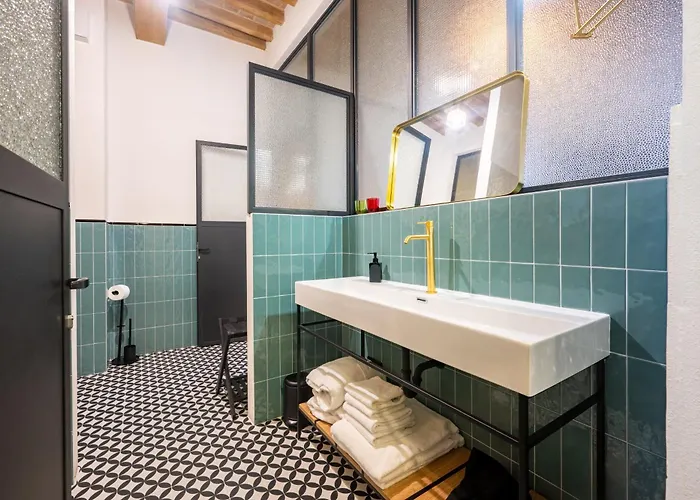 Guesthost - Bixio 29 3 And 5 Apartment Parma